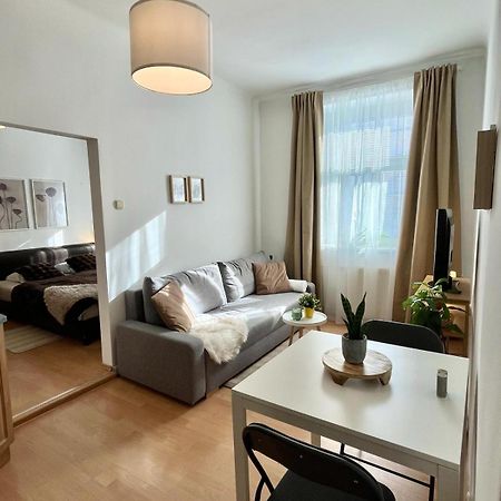 Apartment Caroline - Old Town Bratislava Luaran gambar