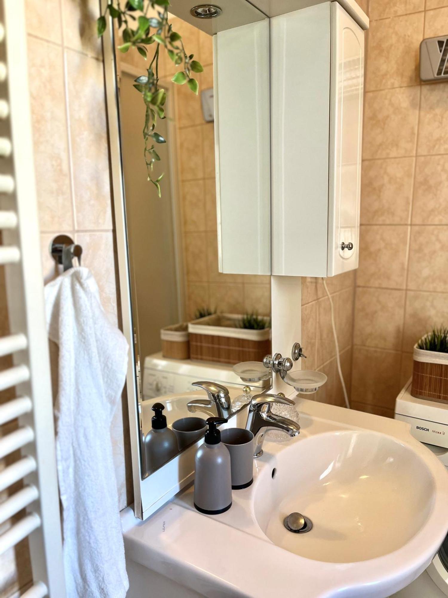 Apartment Caroline - Old Town, Ac Bratislava Luaran gambar