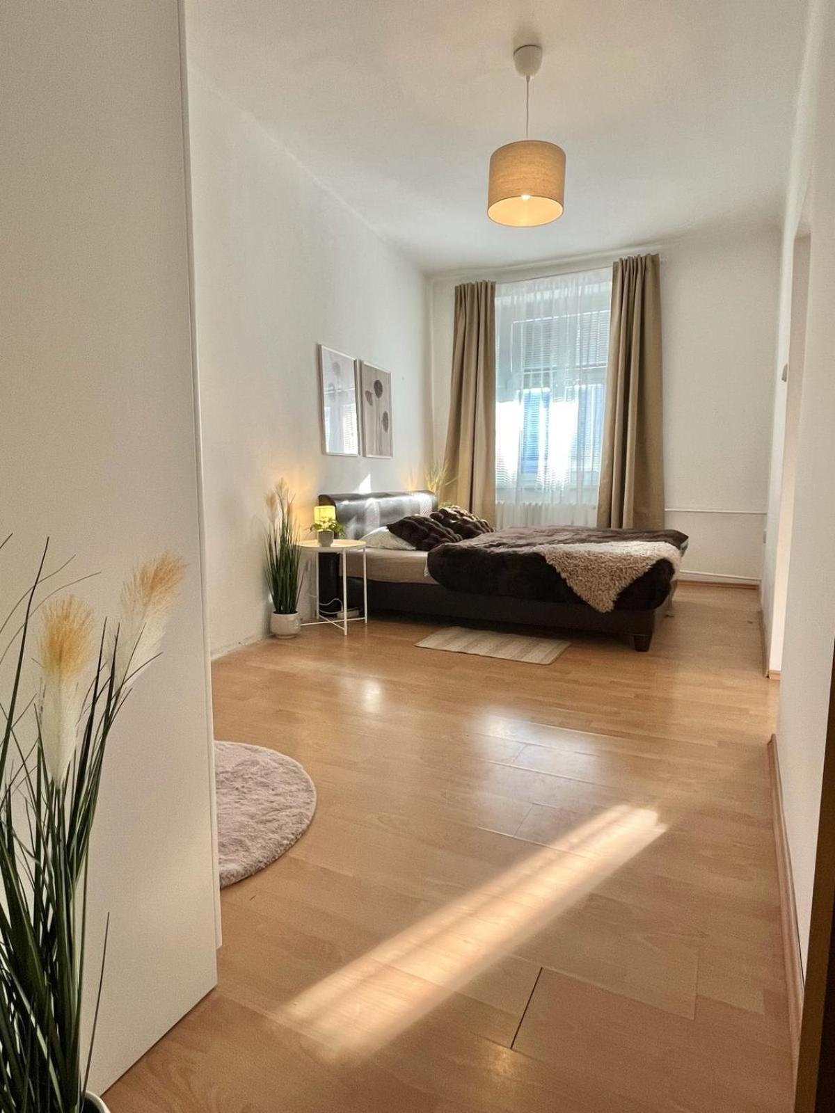 Apartment Caroline - Old Town Bratislava Luaran gambar